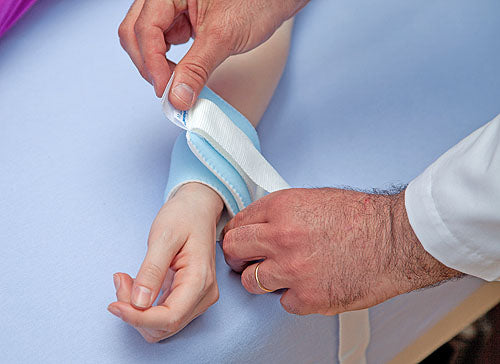 Paar pols- of enkelbanden met nylon ring